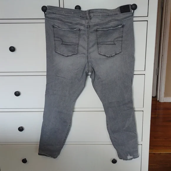 EUC American Eagle jeans size 18 short. - Picture 2 of 4